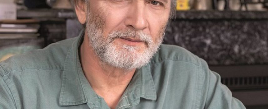Γιάννης Καλπούζος: συνέντευξη στην Μαρία Τσακίρη