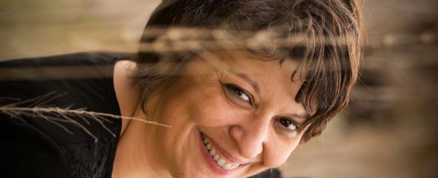 Έλενα Χουσνή: συνέντευξη στην Μαρία Τσακίρη