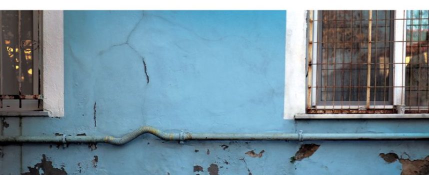 Η Κατερίνα Σιδέρη προτείνει το βιβλίο “Γκρίνια” – Στήβεν Αβραμίδης -Κάκτος