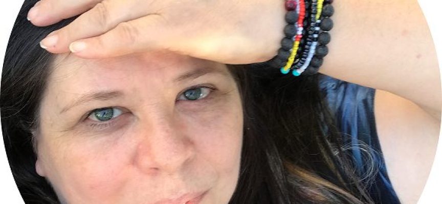Σάρα Προφέτα: συνέντευξη στη Μαρία Τσακίρη