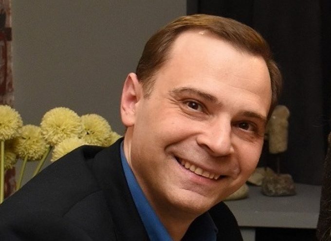 Κωνσταντίνος Μανίκας: συνέντευξη στη Μαρία Τσακίρη